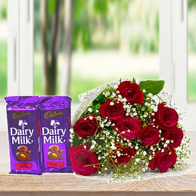 Red Roses With Fruit N Nut