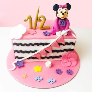 Pink Minnie Mouse Cake